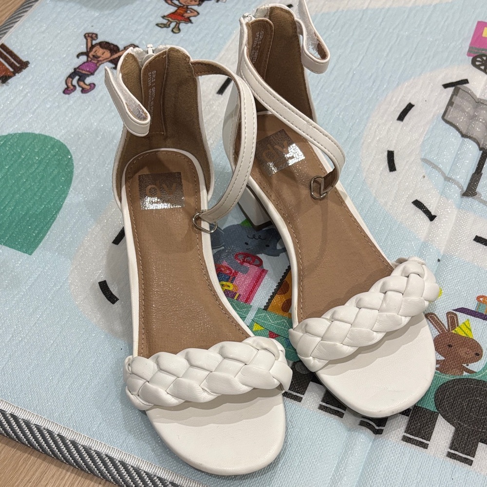 DV by Dolce Vita White Braided Strap Sandals sz1